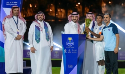 وزير الرياضة يشهد ختام دوري المدارس لكرة القدم